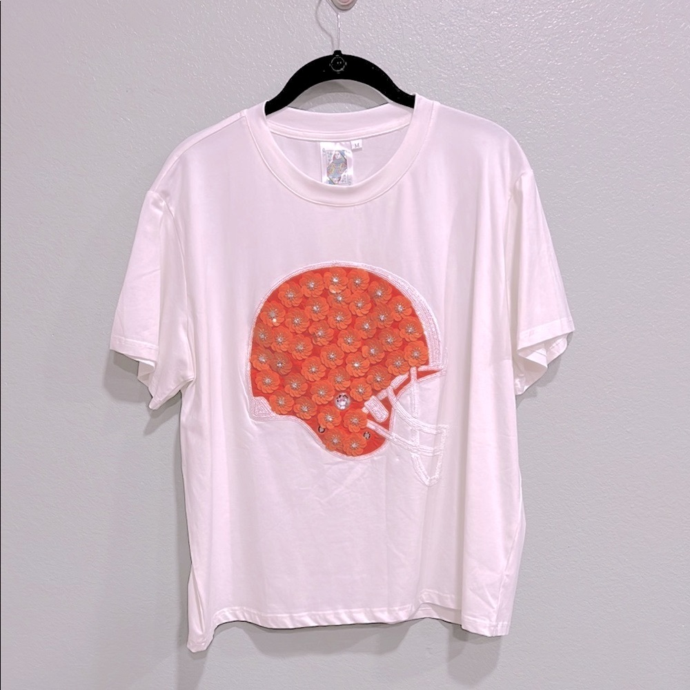 New QOS Flower Rhinestone Helmet Tee